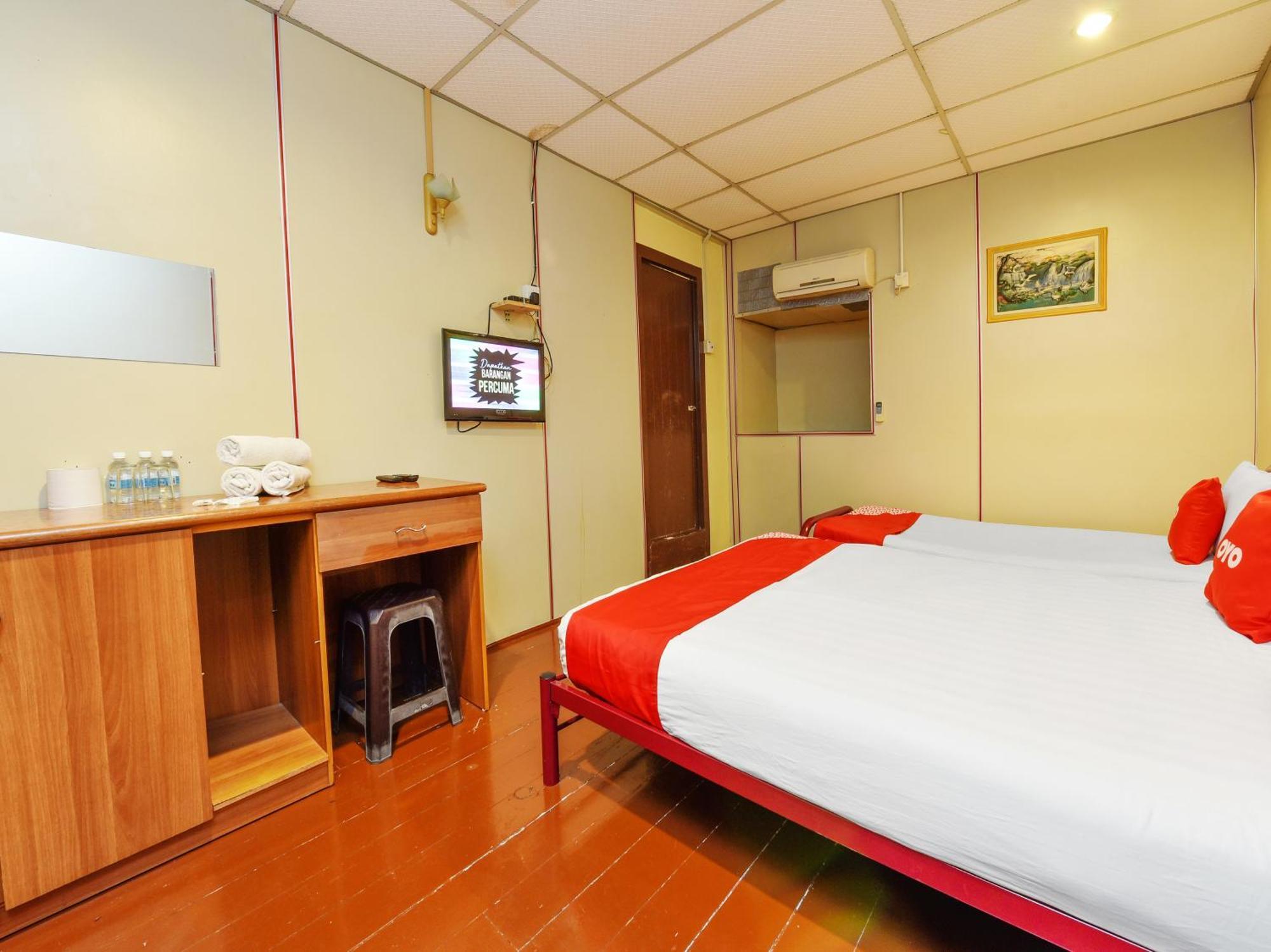 Oyo 90627 Pulau Ketam Inn Klang Esterno foto