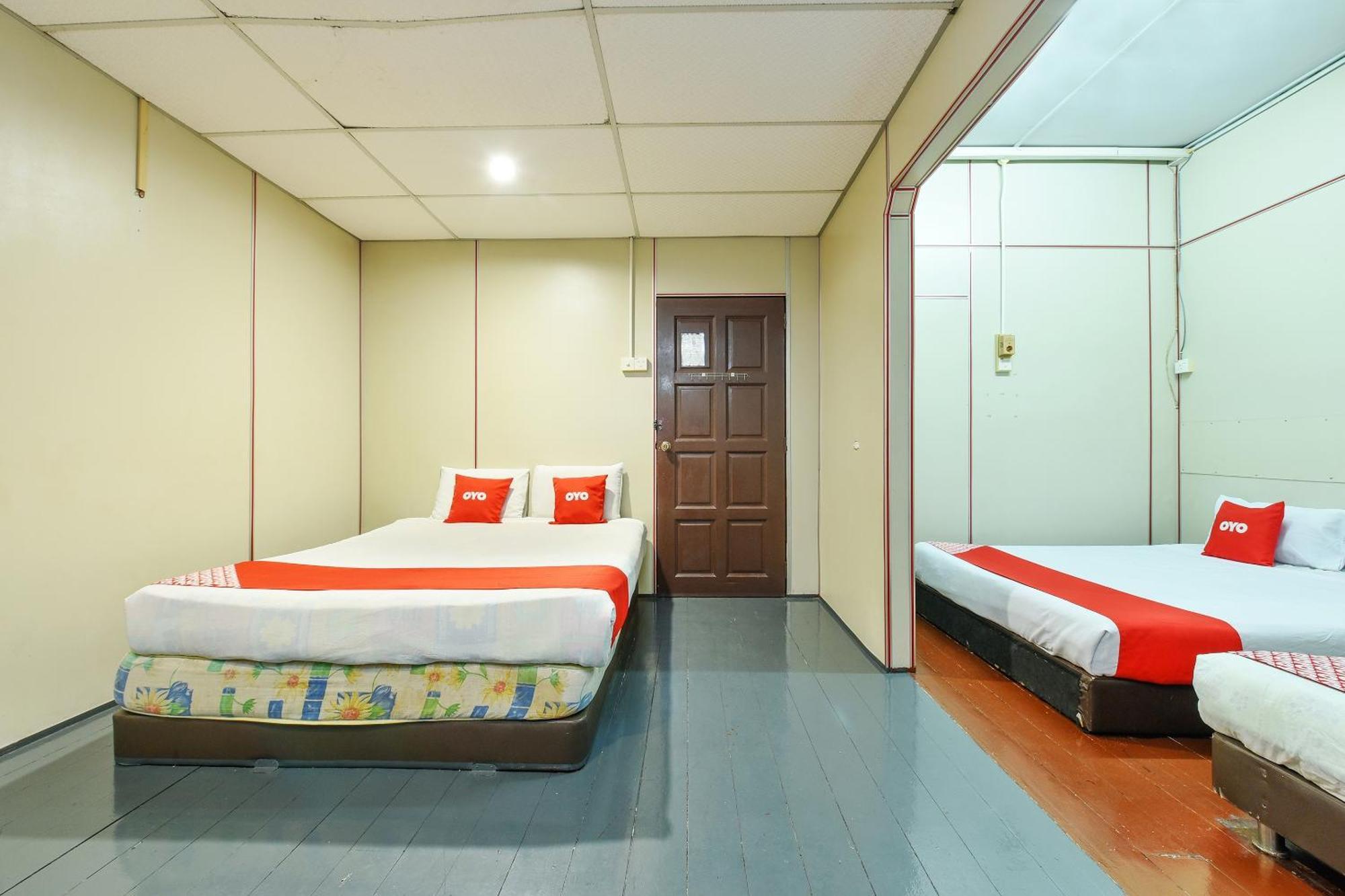Oyo 90627 Pulau Ketam Inn Klang Esterno foto